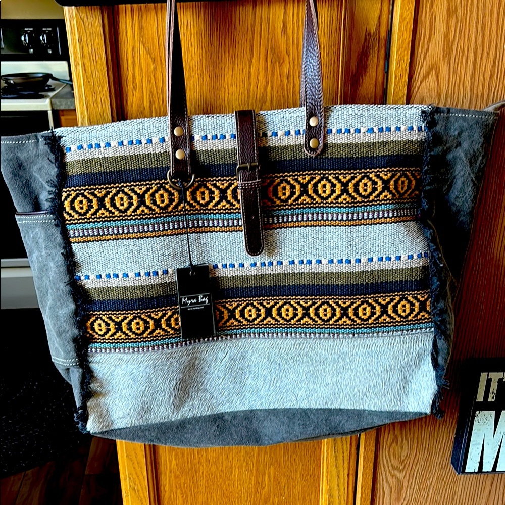 Brand new Myra weekender bag